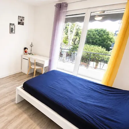 4 -centre Et Gare A Pieds - Balcon 홈스테이 *